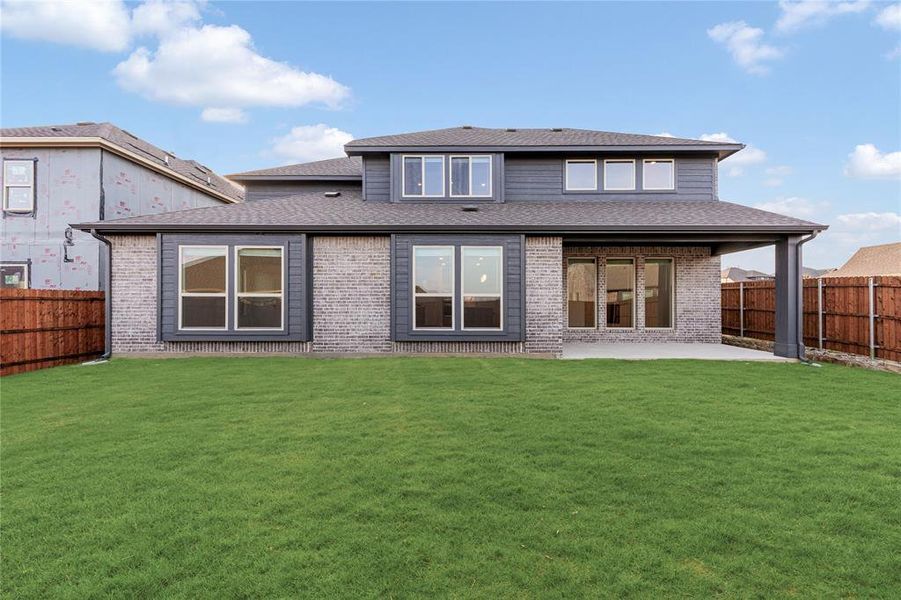 Exterior details and patio area of a home in Country Lakes Classic 60, Argyle (Image 4).