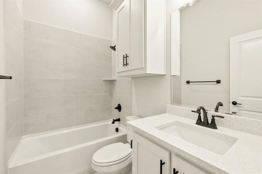 Furnished interior view inside a new home in The Retreat at North Grove 60, Waxahachie (Image 11). Furnished interior view inside a new home in The Retreat at North Grove 60, Waxahachie (Image 11).