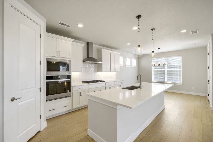 8003 Manor - Kitchen