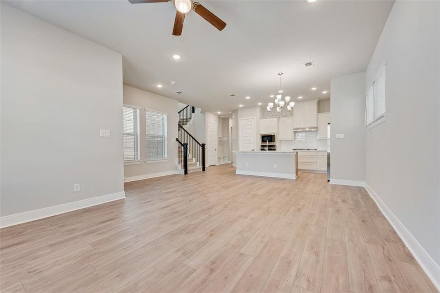 Spacious, unfurnished interior of a new home in Lakeside at Viridian - Villa Series, Arlington (Image 11).