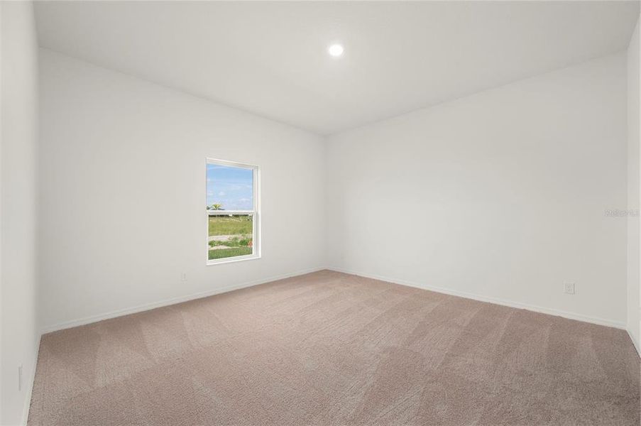 Spacious, unfurnished interior of a new home in Gum Lake Preserve, Lake Alfred (Image 17). Spacious, unfurnished interior of a new home in Gum Lake Preserve, Lake Alfred (Image 17).
