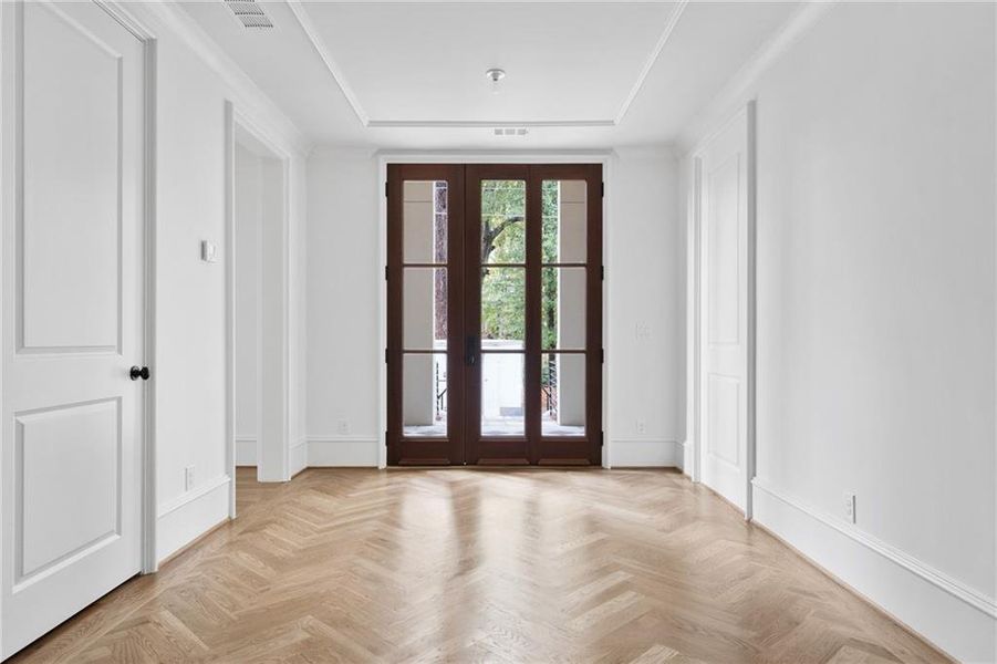 Spacious, unfurnished interior of a new home in Sheridan, Atlanta (Image 16).