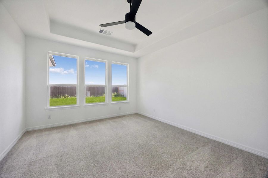 Spacious, unfurnished interior of a new home in Brookewater, Rosenberg (Image 17).