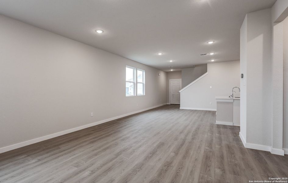 Spacious, unfurnished interior of a new home in Park Place, New Braunfels (Image 20). Spacious, unfurnished interior of a new home in Park Place, New Braunfels (Image 20).