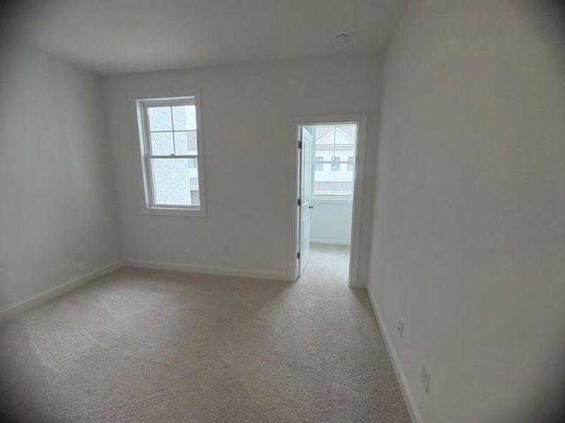 Spacious, unfurnished interior of a new home in Millcroft Townhomes, Buford (Image 27).