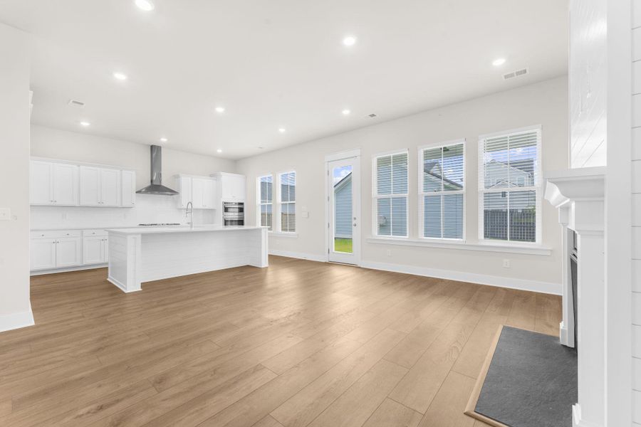 Spacious, unfurnished interior of a new home in Carnes Crossroads, Summerville (Image 21).