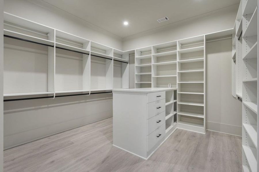 Image 38 of a home in .