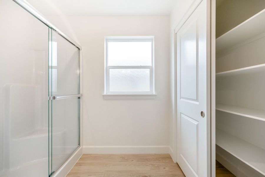 Spacious, unfurnished interior of a new home in Willowbrook, Madras (Image 23).
