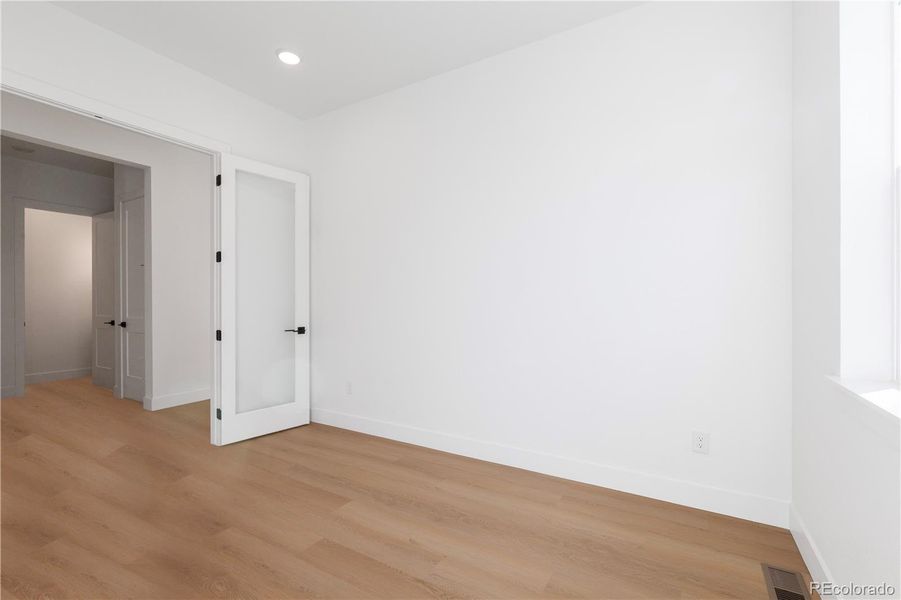 Spacious, unfurnished interior of a new home in Dillon Pointe - Journey, Broomfield (Image 14).