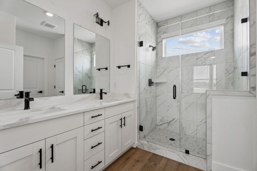 Image 20 of a home in Hallimore Ranch.