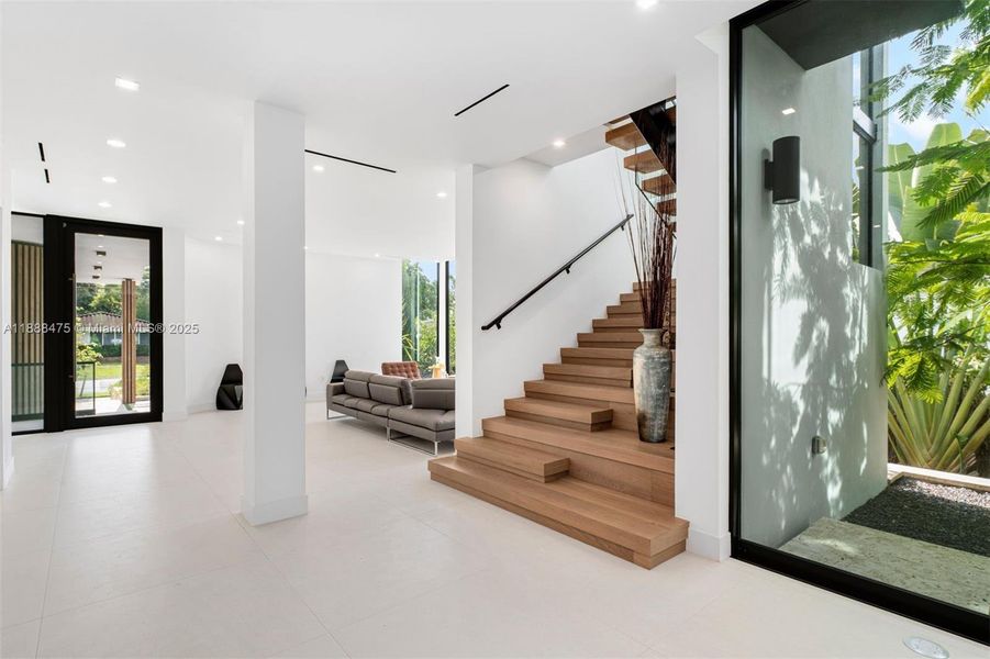 Spacious, unfurnished interior of a new home in , Miami Beach (Image 27). Spacious, unfurnished interior of a new home in , Miami Beach (Image 27).