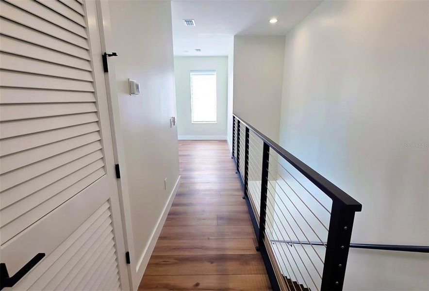 Spacious, unfurnished interior of a new home in , Sarasota (Image 25).