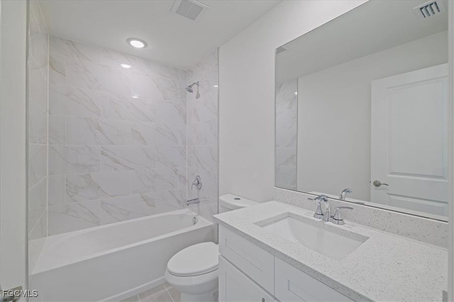 Furnished interior view inside a new home in Cape Coral, Cape Coral (Image 15).