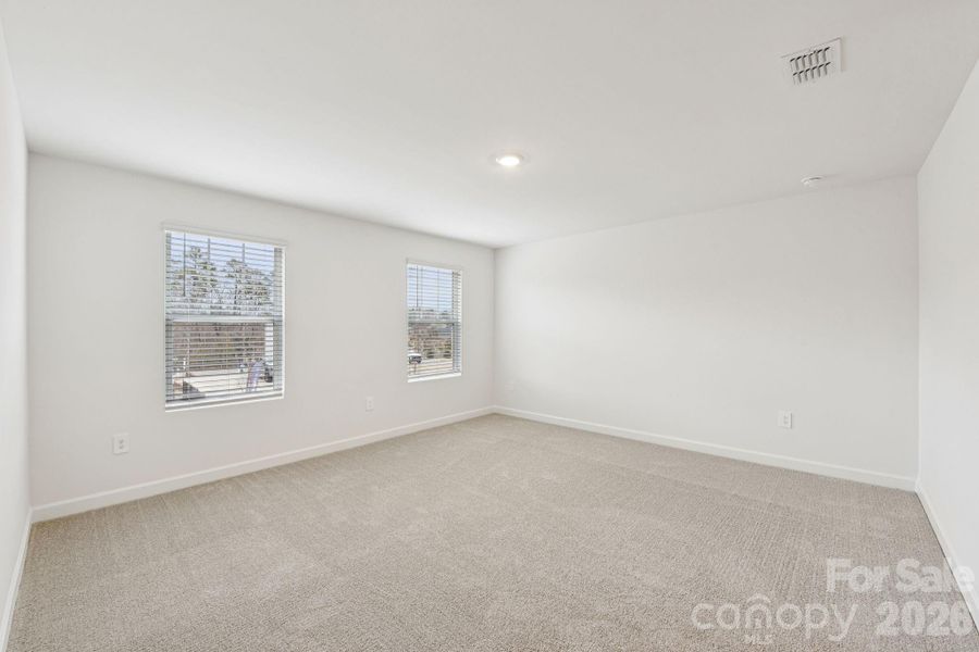 Spacious, unfurnished interior of a new home in Nolen Farm, Gastonia (Image 12).