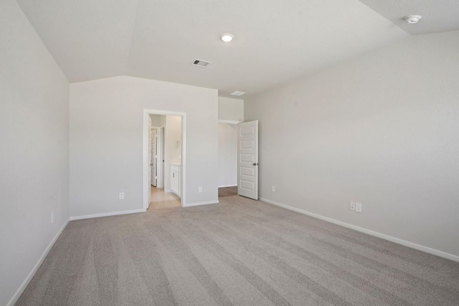 Photo is for illustrative purposes only and may not reflect the exact listing.