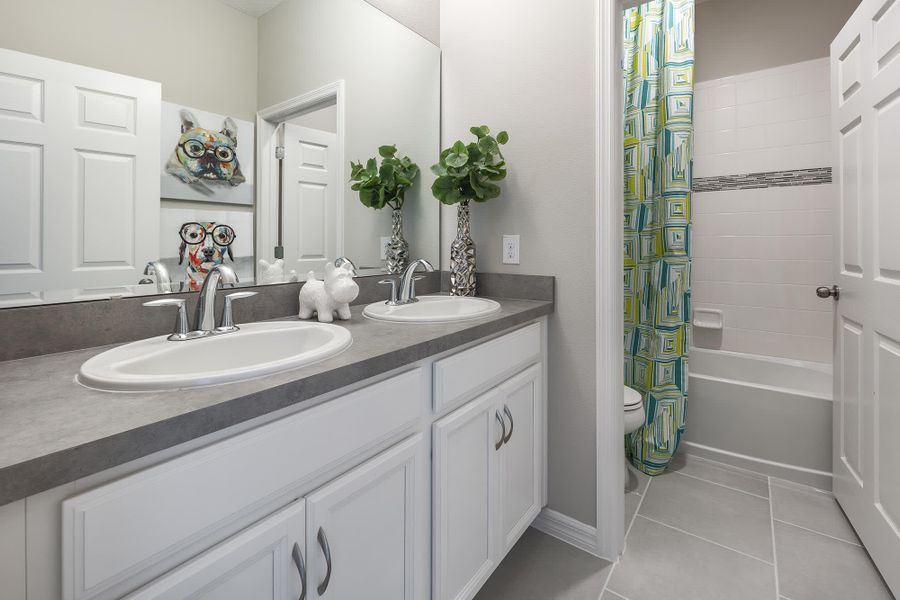 Bath | Kensington Flex | New Homes in Florida by Landsea Homes