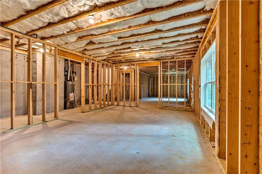 Spacious, unfurnished interior of a new home in Palmer Falls, Douglasville (Image 26).