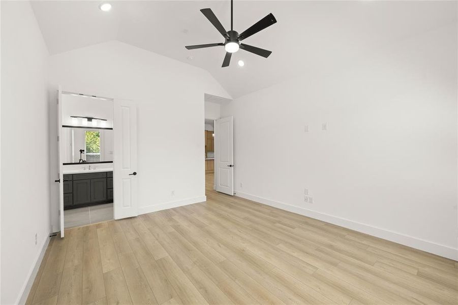 Spacious, unfurnished interior of a new home in Birdsong, Mansfield (Image 26).