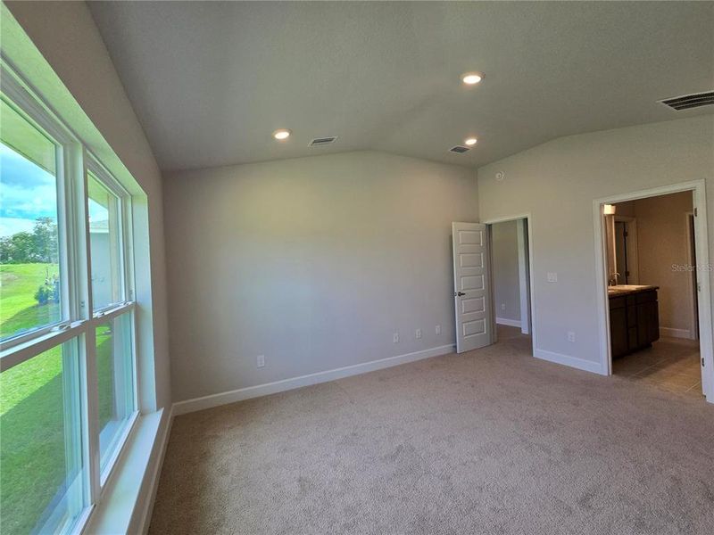 Spacious, unfurnished interior of a new home in Twisted Oaks, Beverly Hills (Image 15).