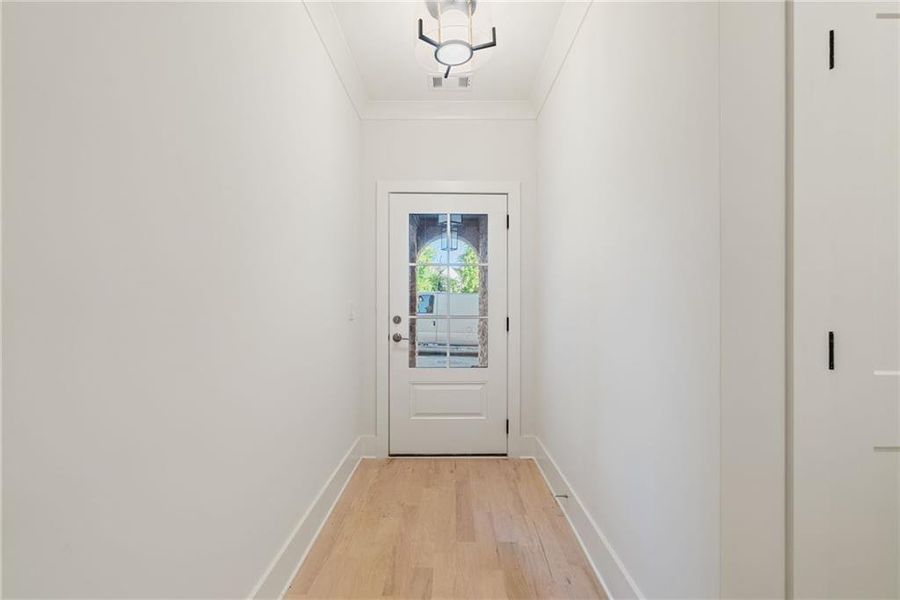 Spacious, unfurnished interior of a new home in , Alpharetta (Image 53).