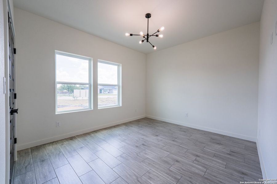 Spacious, unfurnished interior of a new home in , Natalia (Image 25).