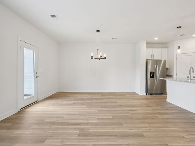 Spacious, unfurnished interior of a new home in Cedarcrest Townhomes, Fairview (Image 7).