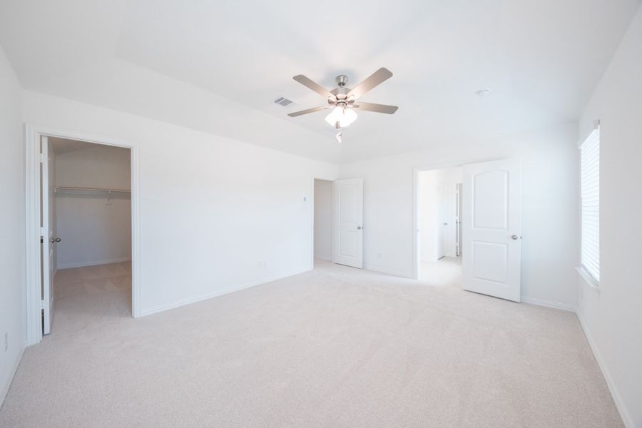 Spacious, unfurnished interior of a new home in Churchill, Anna (Image 13).