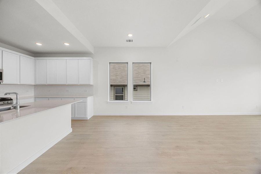 Spacious, unfurnished interior of a new home in Prairie Winds, Hutto (Image 30).