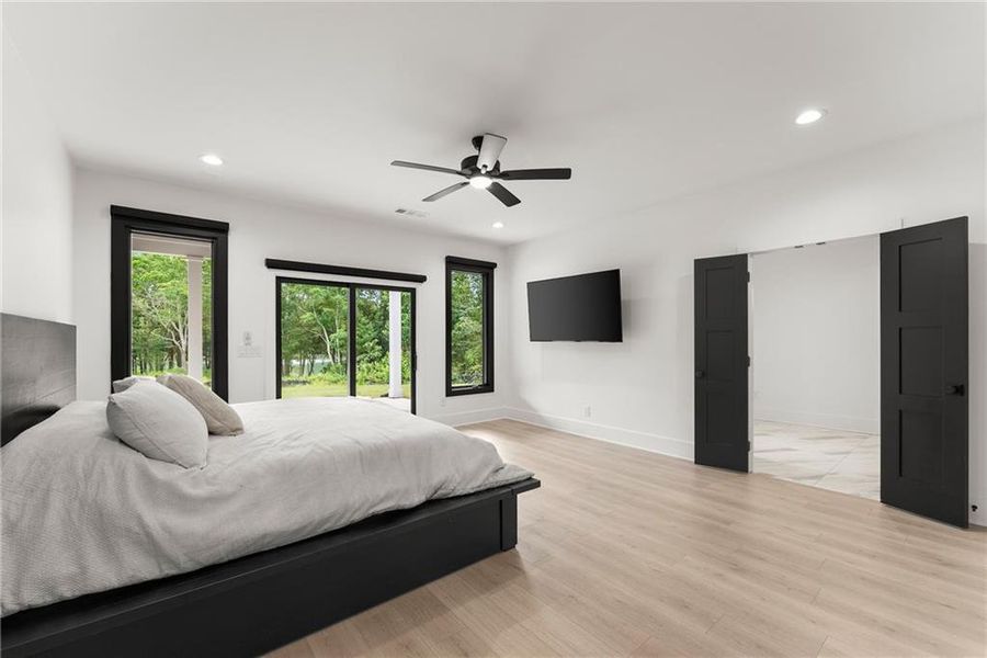 Furnished interior view inside a new home in , Hartwell (Image 3).