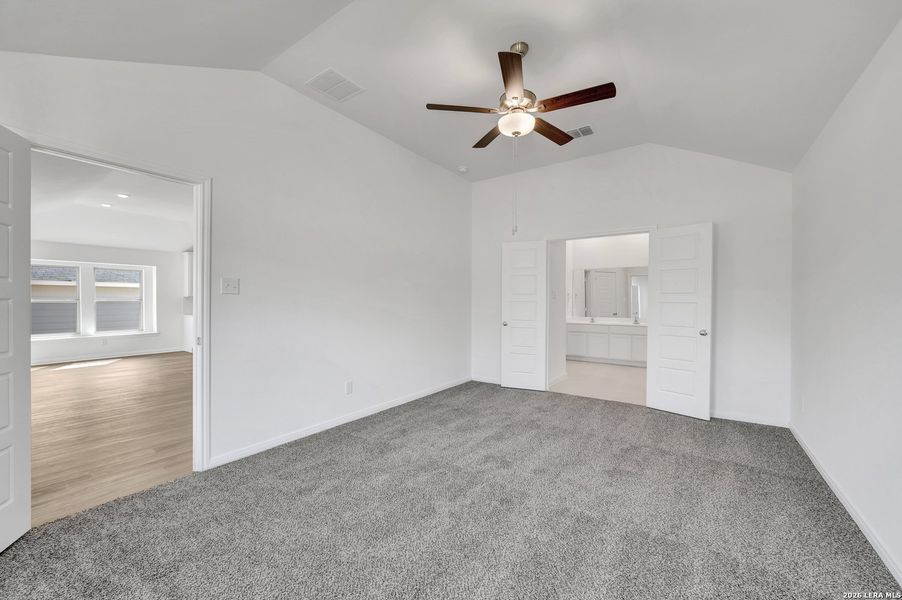 Spacious, unfurnished interior of a new home in Greenspoint Heights, Seguin (Image 15).