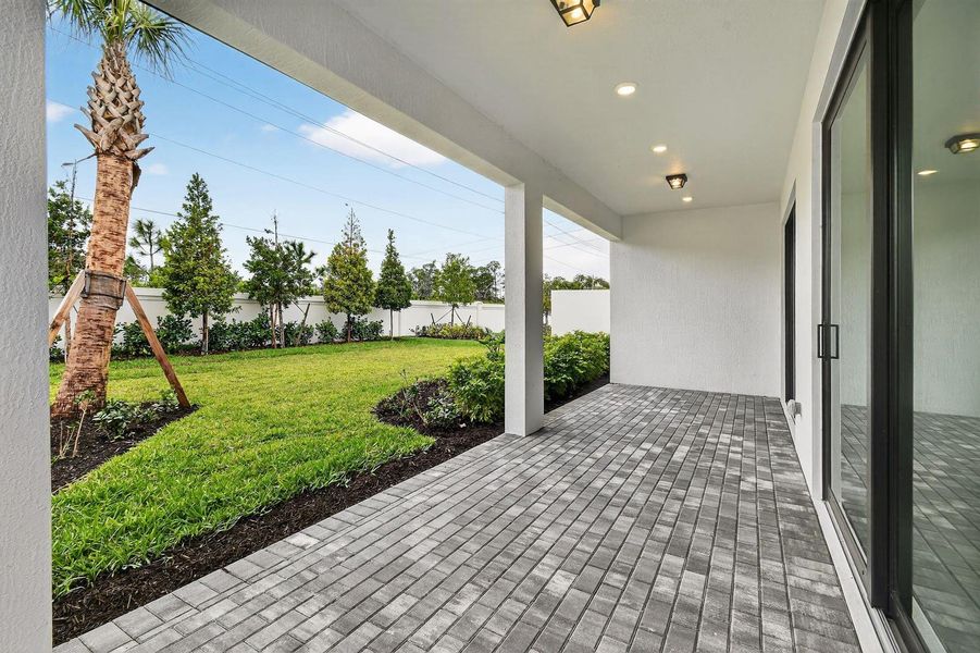 Lot68–13814DalradaAve_yard Lot68–13814DalradaAve_yard