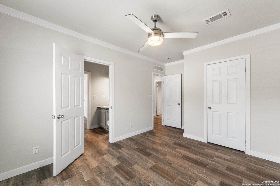 Spacious, unfurnished interior of a new home in , Spring Branch (Image 43).