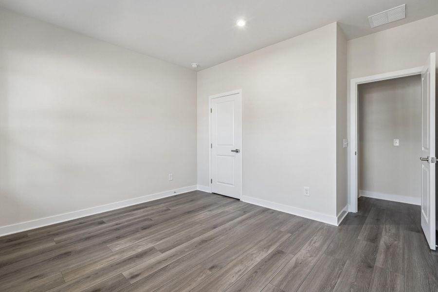 Spacious, unfurnished interior of a new home in Pine Ridge Estates, Ridgeville (Image 19).