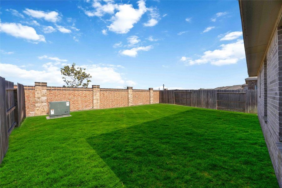 Exterior details and patio area of a home in Balmoral: Avante Collection, Houston (Image 3). Exterior details and patio area of a home in Balmoral: Avante Collection, Houston (Image 3).