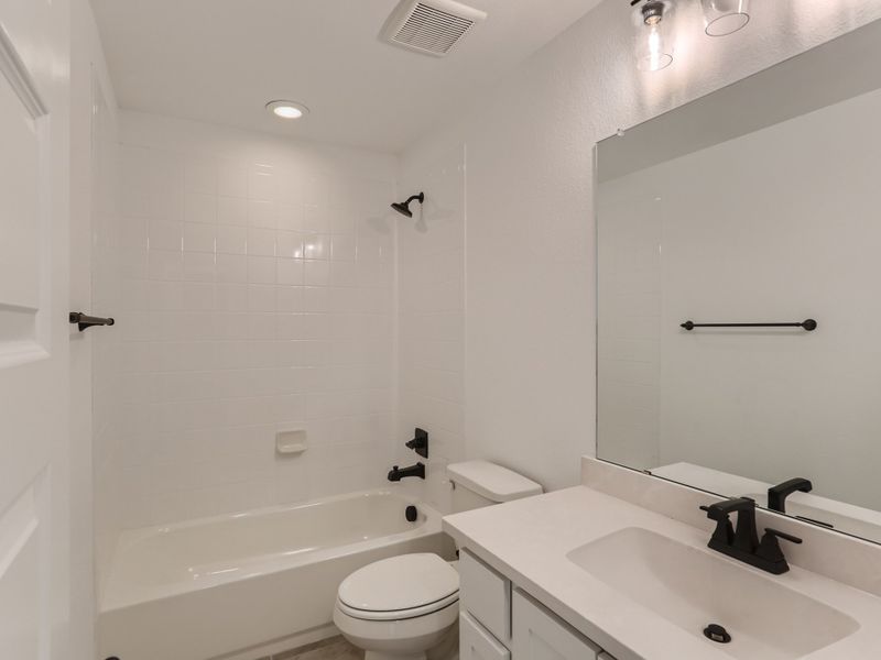 Plan 1710 Secondary Bathroom Representative Image