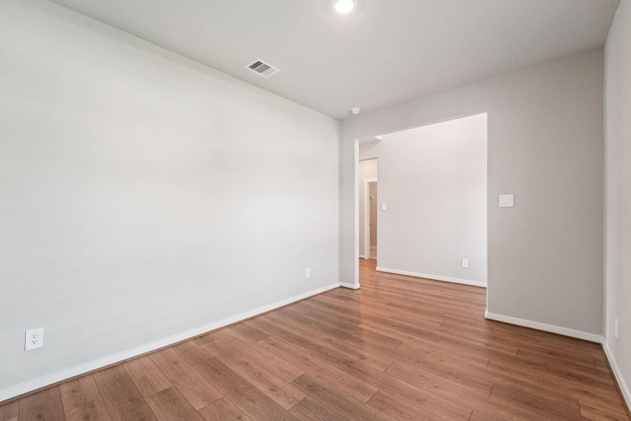 Spacious, unfurnished interior of a new home in Southwinds, Baytown (Image 26). Spacious, unfurnished interior of a new home in Southwinds, Baytown (Image 26).