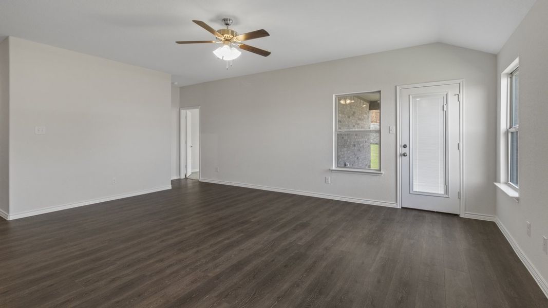 Spacious, unfurnished interior of a new home in Trailstone, Caddo Mills (Image 26).
