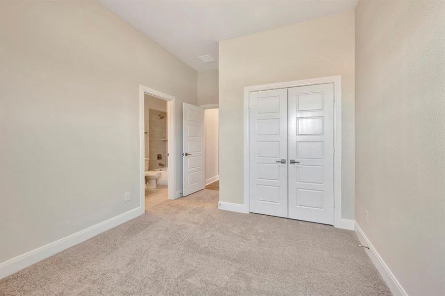 Spacious, unfurnished interior of a new home in Treeline, Justin (Image 17).