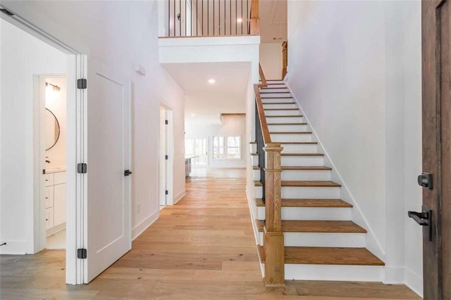 Spacious, unfurnished interior of a new home in , Gainesville (Image 16).