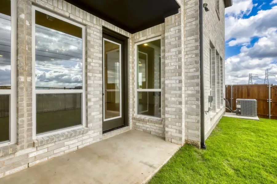 3160 Sir River - Patio