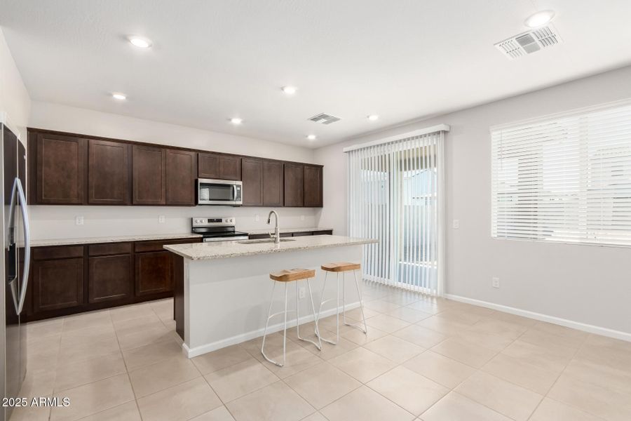 10 - Camino Del Oro 10 - Camino Del Oro