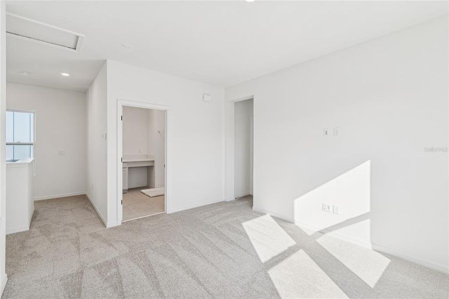 Spacious, unfurnished interior of a new home in Weslyn Park in Sunbridge 34', St. Cloud (Image 31).