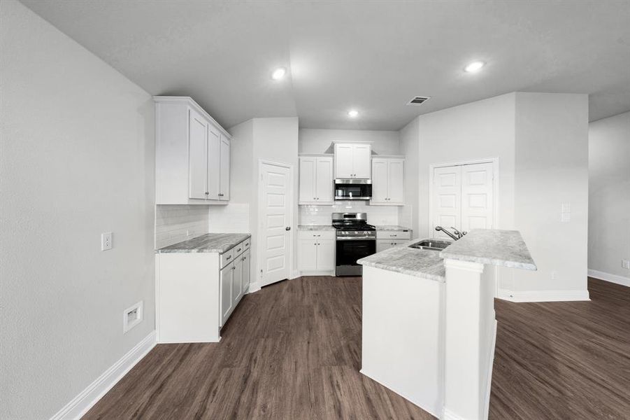 Furnished interior view inside a new home in Fox Landing, Caddo Mills (Image 13).