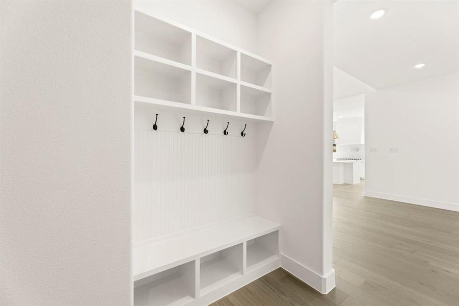 39. 681 Capella - Mud