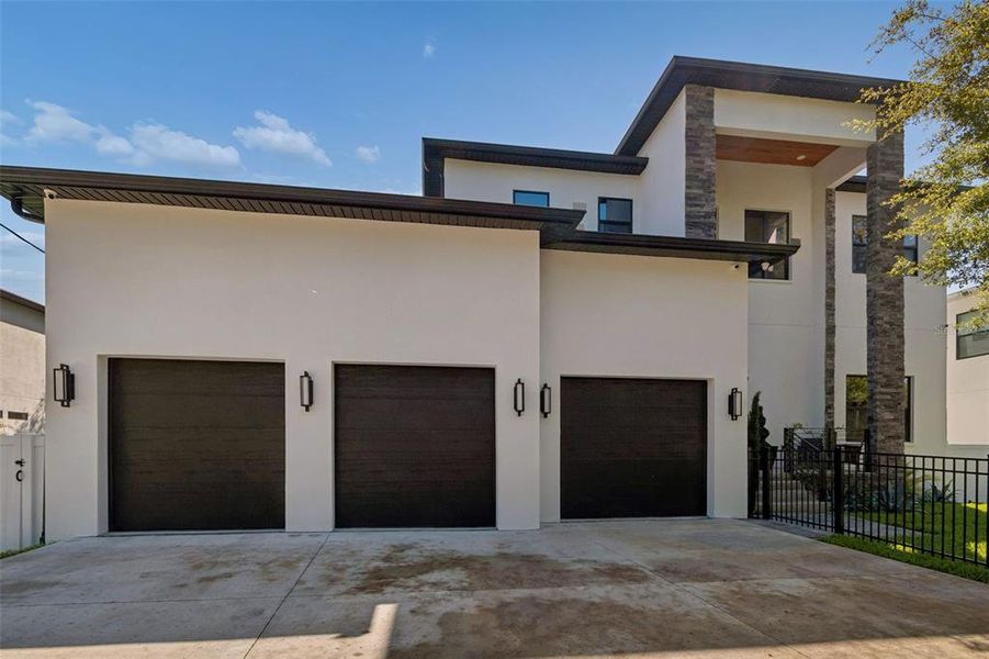 Front exterior of a new home in , Tampa, FL, highlighting curb appeal (Image 2). Front exterior of a new home in , Tampa, FL, highlighting curb appeal (Image 2).