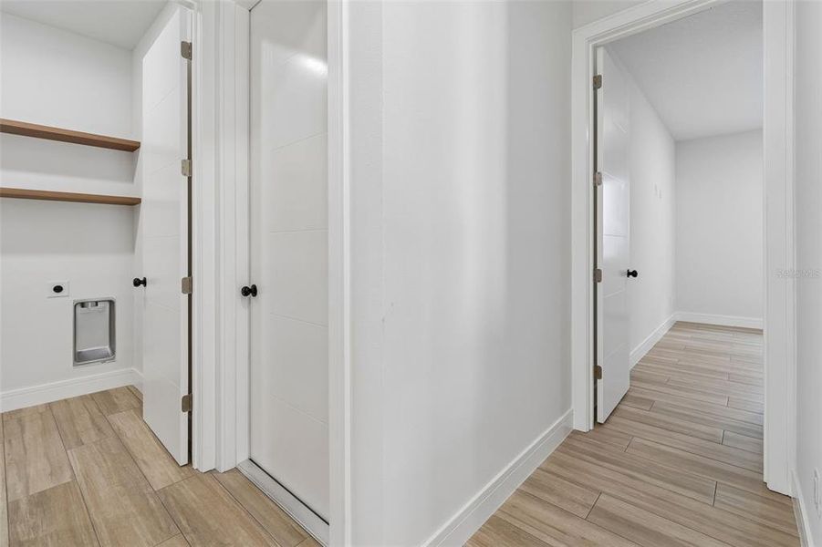 Spacious, unfurnished interior of a new home in , Tampa (Image 35).
