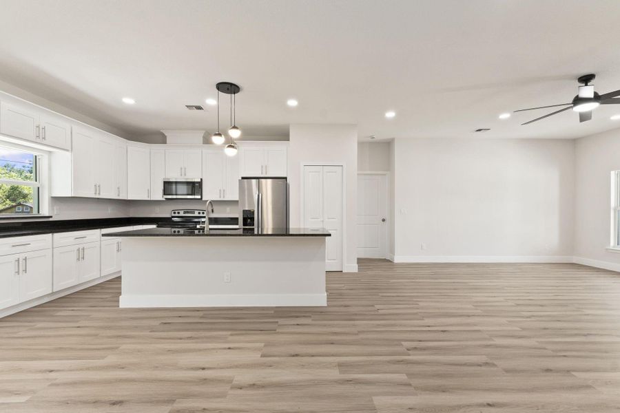 Spacious, unfurnished interior of a new home in , Fort Pierce (Image 22).