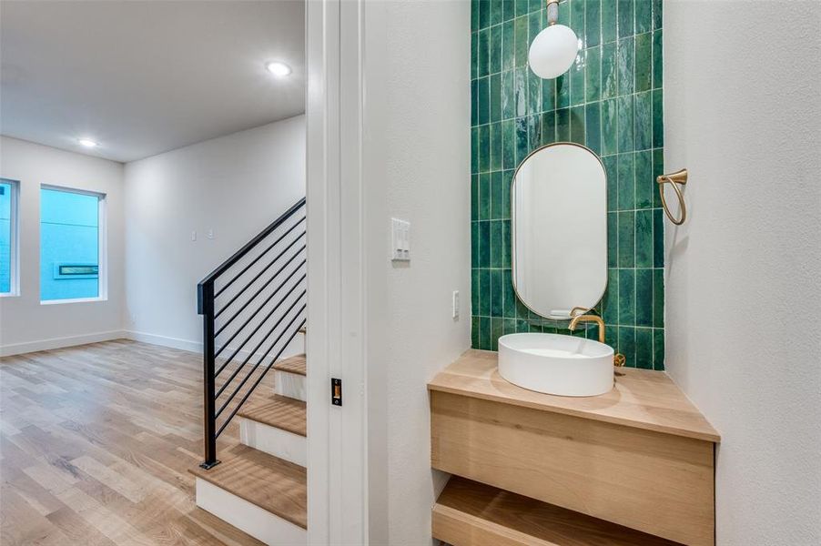 Furnished interior view inside a new home in , Dallas (Image 7).