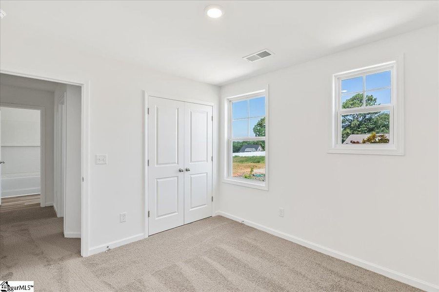 Spacious, unfurnished interior of a new home in Halton Oaks, Spartanburg (Image 25). Spacious, unfurnished interior of a new home in Halton Oaks, Spartanburg (Image 25).
