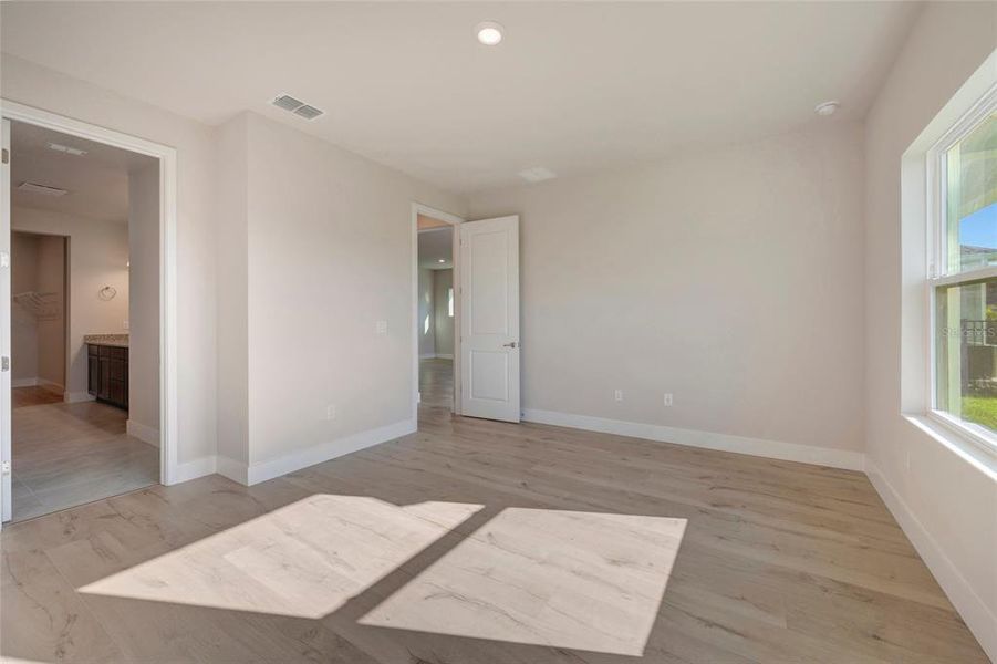Spacious, unfurnished interior of a new home in Waterset Tradition Series, Apollo Beach (Image 18). Spacious, unfurnished interior of a new home in Waterset Tradition Series, Apollo Beach (Image 18).